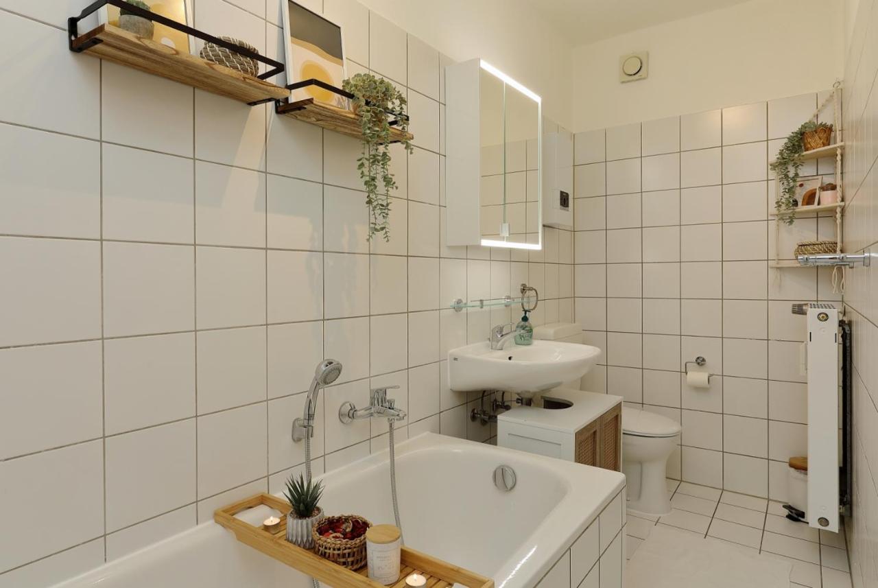 *City, Naehe Hbf, Kingsizebetten, Fitnessecke* Duisbourg Extérieur photo